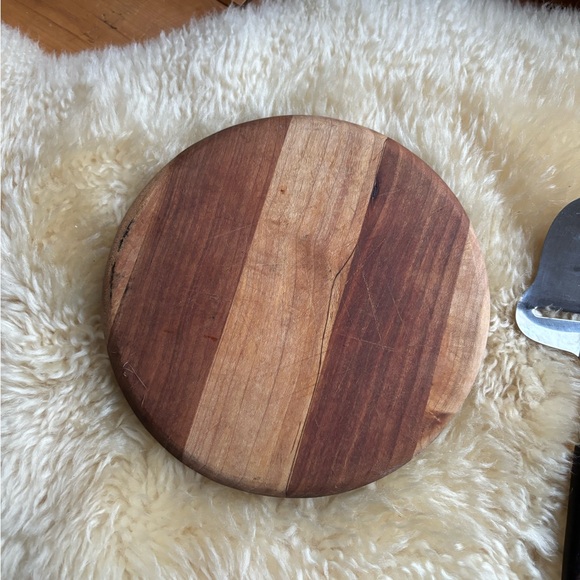 Vintage Cheeseboard and Slicer - Picture 5 of 8